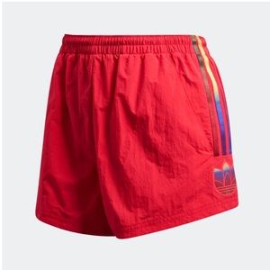 ADIDAS SIZE M MESH LINED SHORTS WITH RAINBOW STRIPES WINDBREAKER TYPE MATERIAL🌈